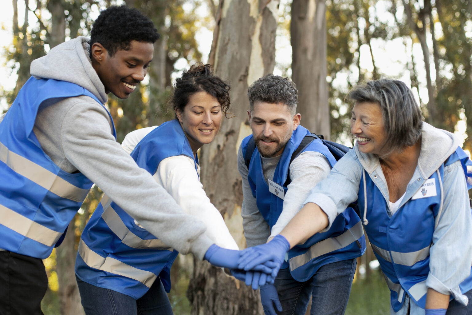 medium-shot-people-working-together-1536x1024